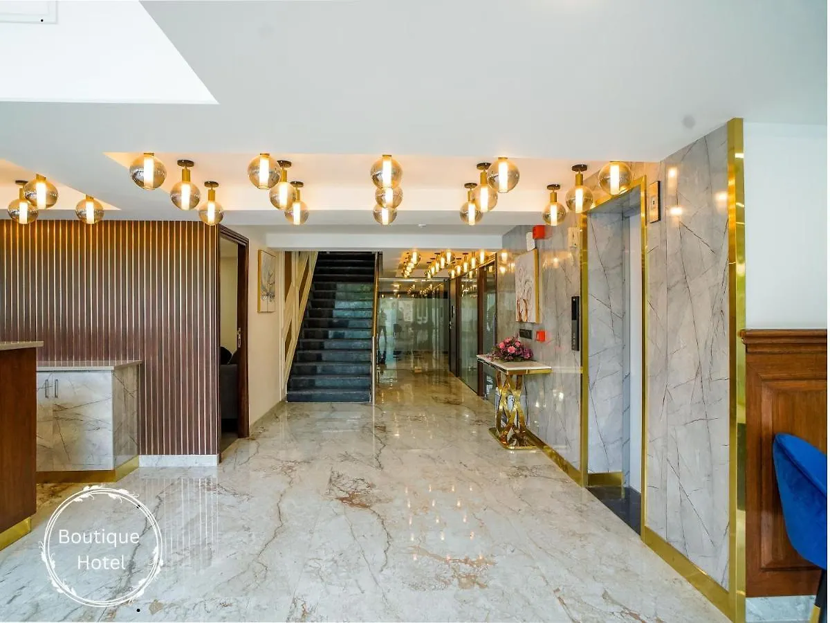 מלון גורגאון Saltstayz Select - Golf Course Road & Sector 57