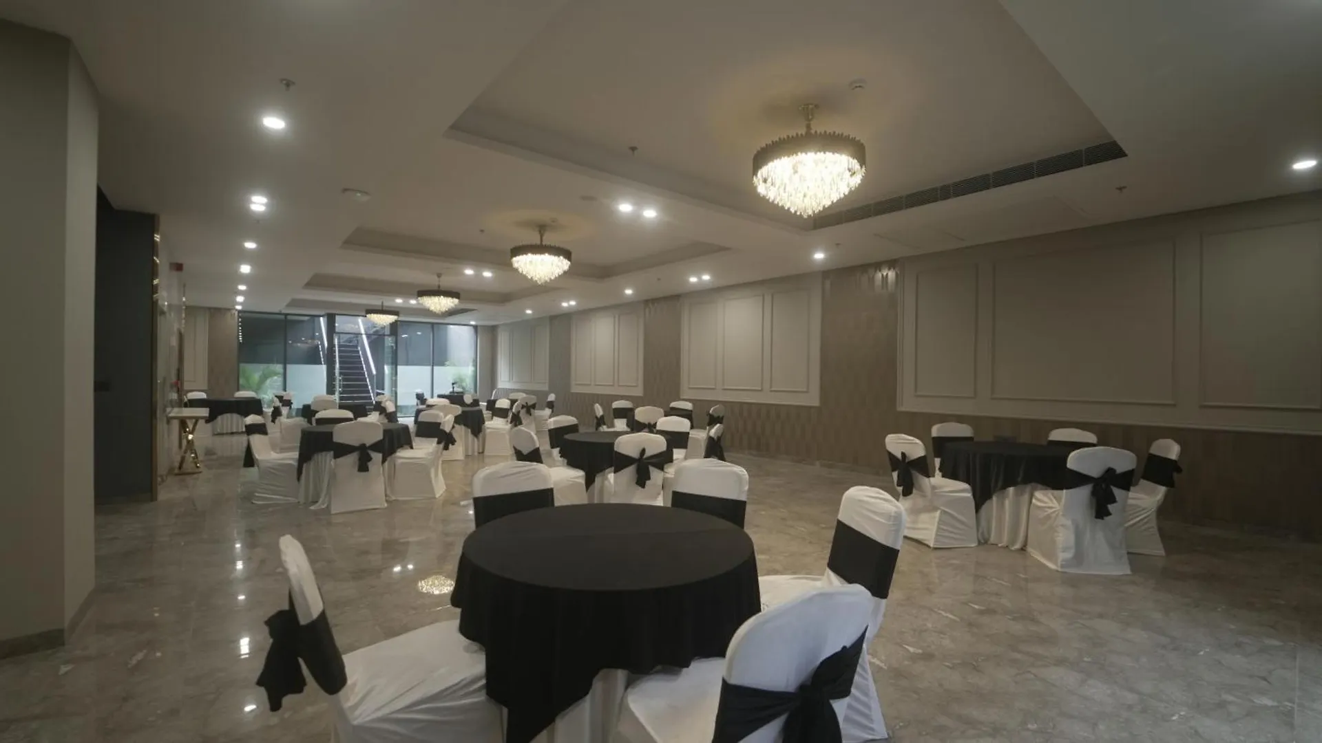 גורגאון Saltstayz Select - Golf Course Road & Sector 57 מלון